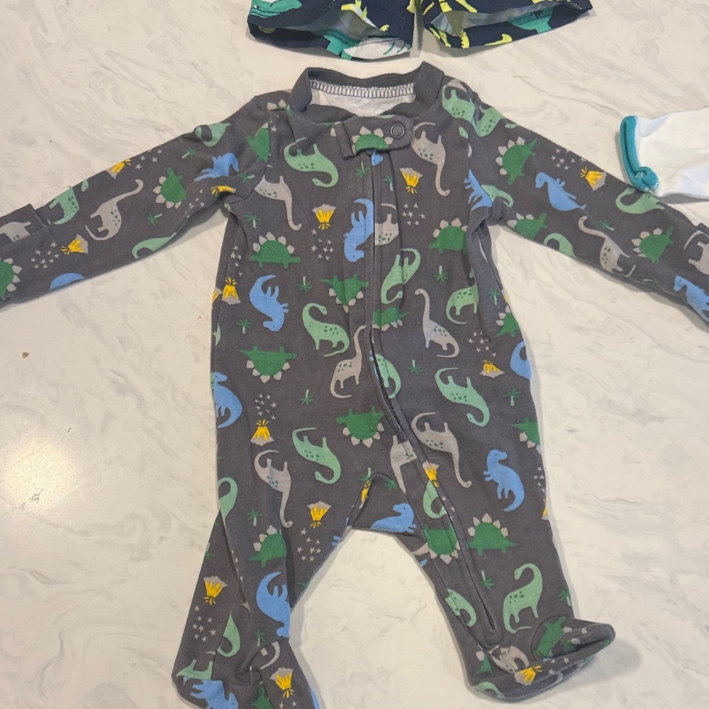 Newborn Bundle - Picture 3 of 13